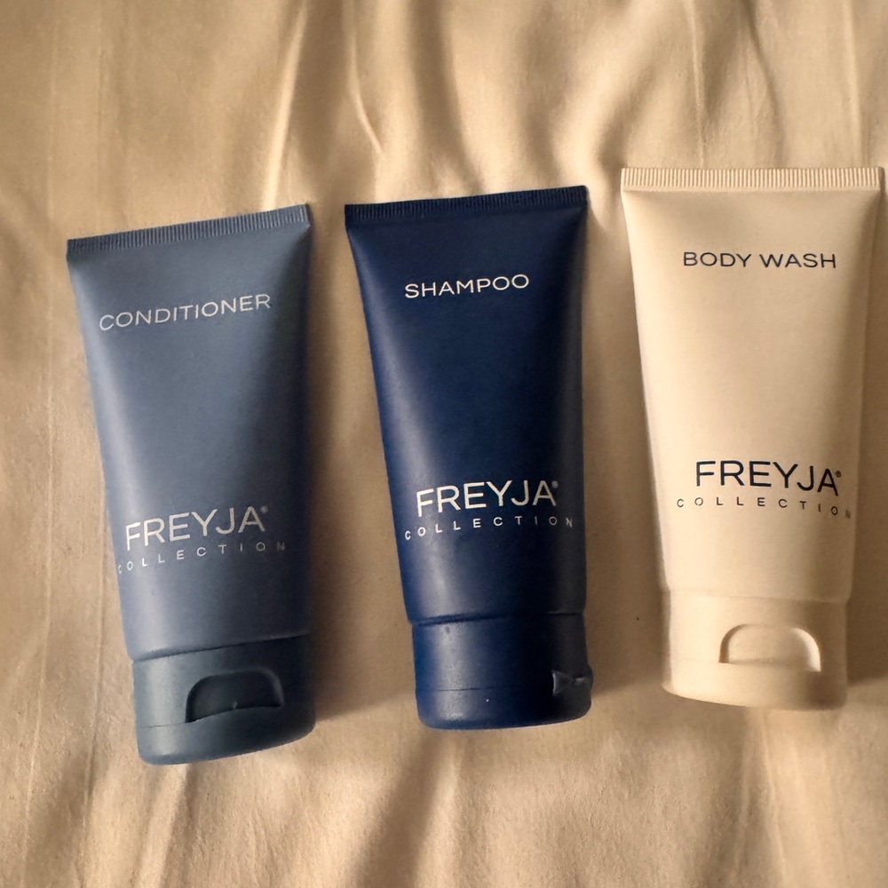 New Freyja Bath Accessory Set - Shampoo, Conditioner and Body Wash